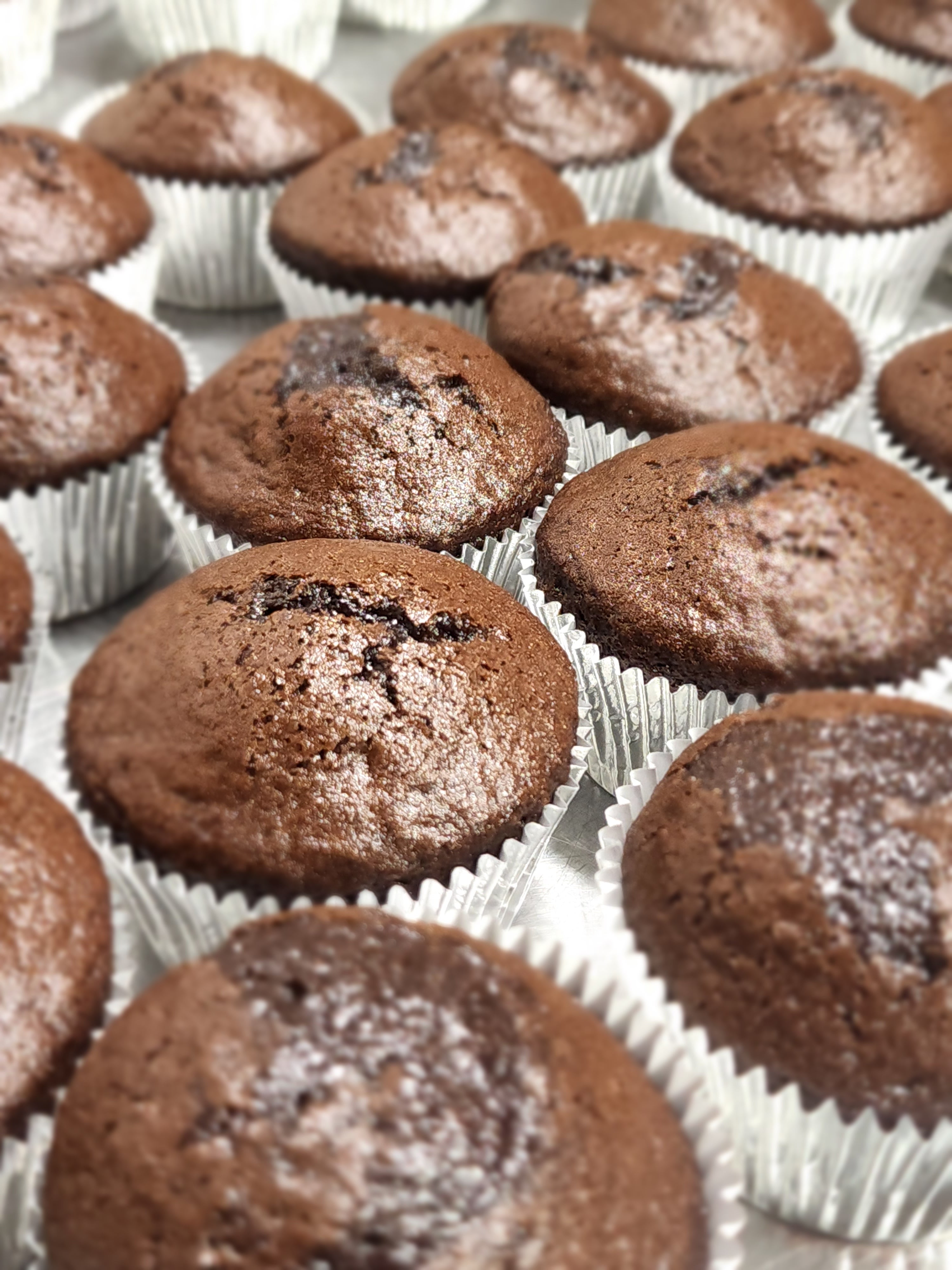 Chocolate cupcakes ready for DIY cupcake decorating at Cake Hoopla in the Portland area.